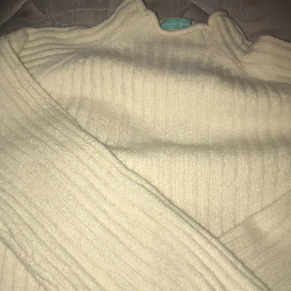 sweater - Picture 2 of 2